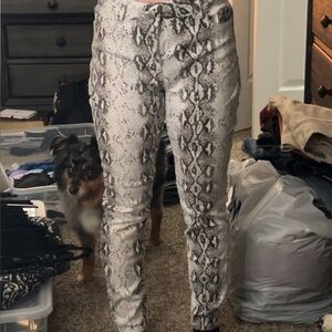 Snake Print Skinny Pants in White and Gray